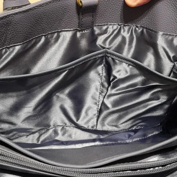 NWOT Joy & Iman periwinkle/lavender designer handbag. - Picture 4 of 13